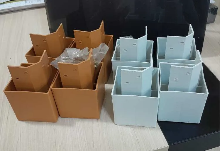 Kit com 4 Pés Plásticos Universal para Roupeiros, Comodas e Multiuso - Branco ou Cinamomo a Escolher MP Repres — Pés Plásticos - Branco ou CVinamomo